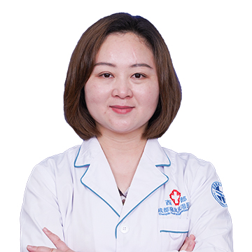 杨小英